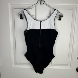 Miraclesuit Black and White Zip Front Swimsuit Size 8 1990s vibes